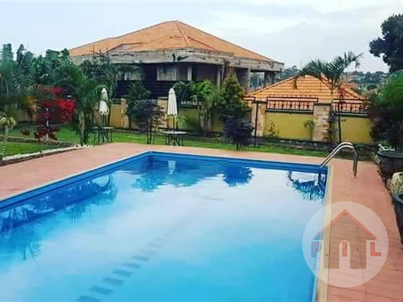 Mansion for sale in Kyaliwajjala Wakiso