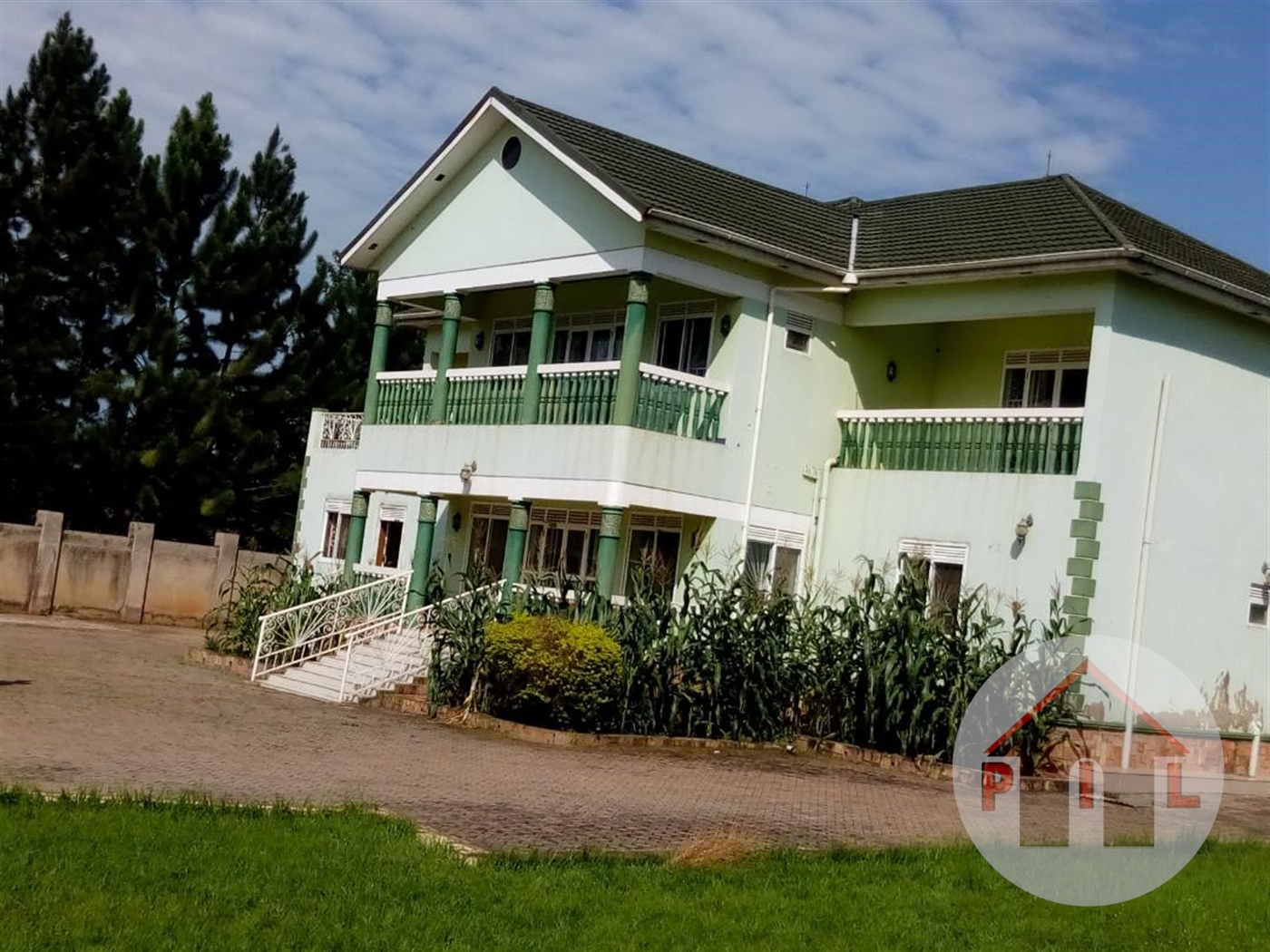 Mansion for sale in Lweza Wakiso