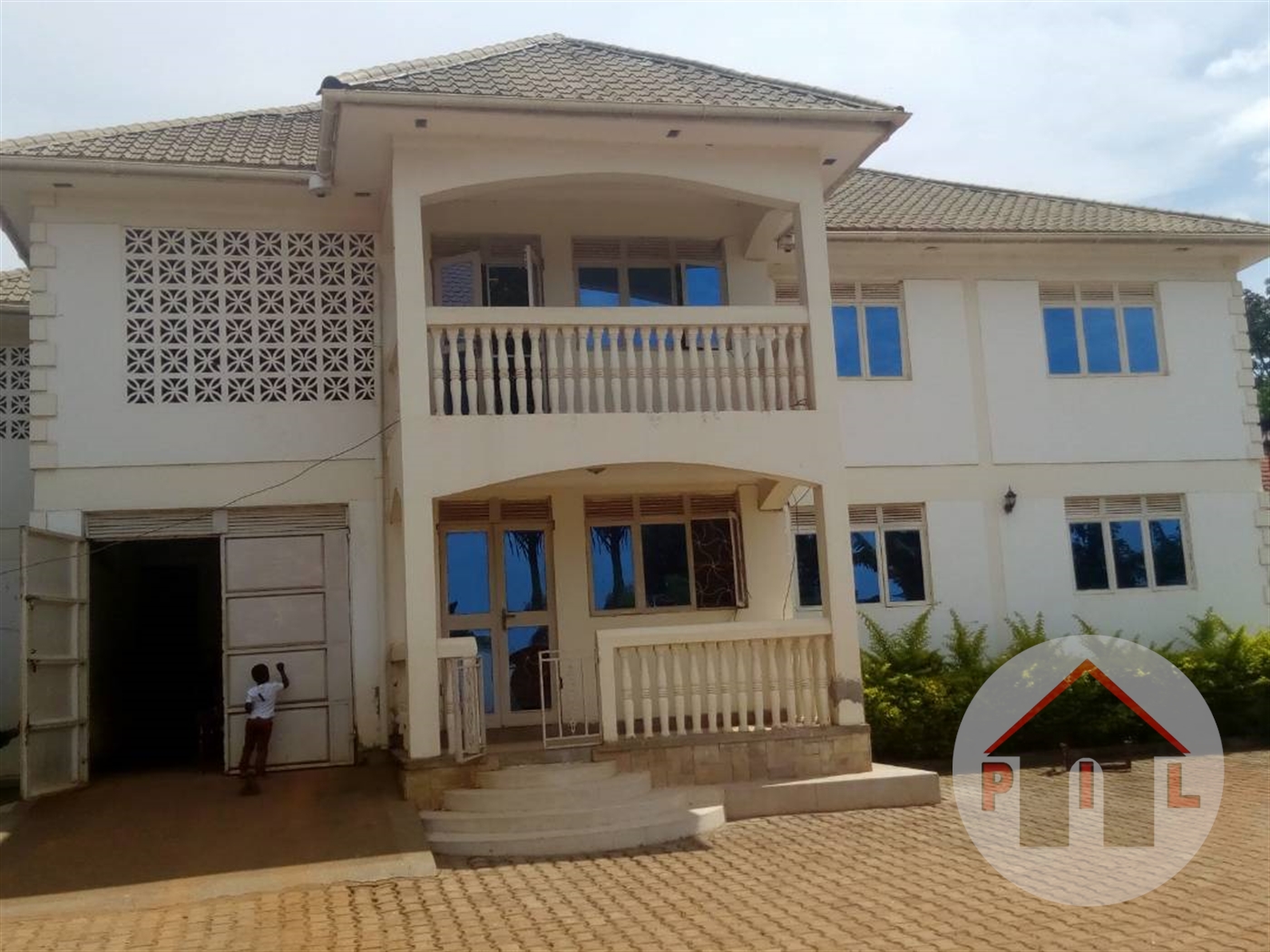 Mansion for sale in Kitende Wakiso