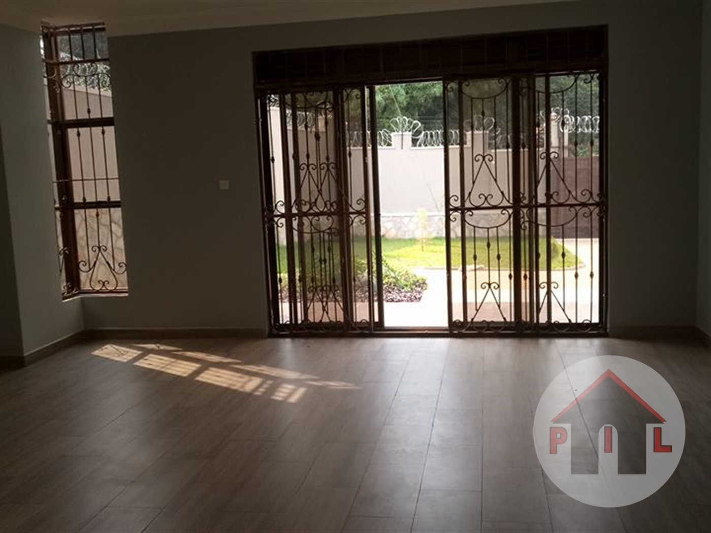 Mansion for sale in Kisaasi Wakiso