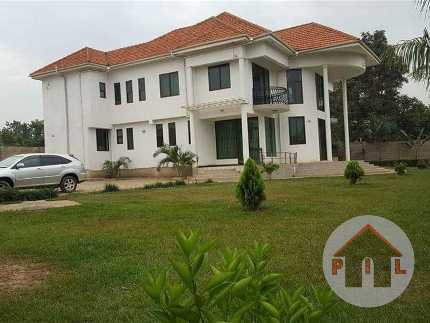 Mansion for sale in Kira Wakiso