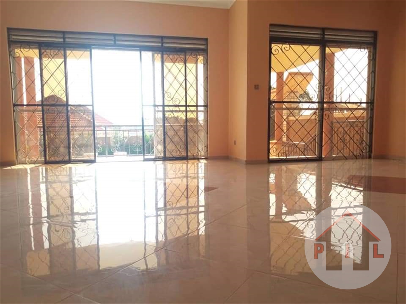 Storeyed house for sale in Bwebajja Wakiso