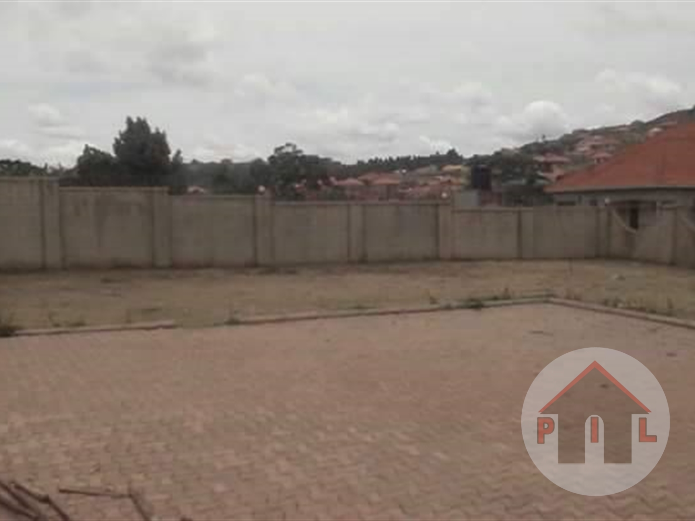 Mansion for sale in Seguku Wakiso