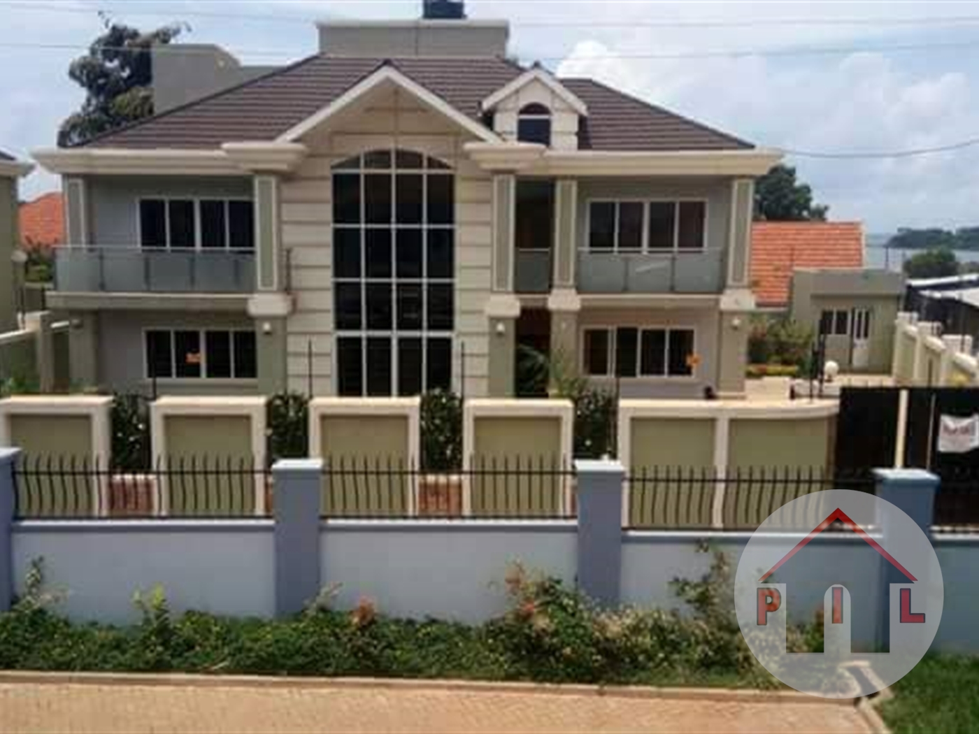 Mansion for sale in Munyonyo Kampala