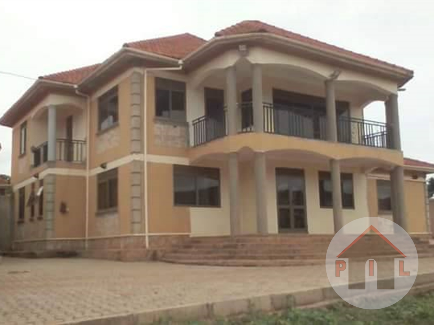 Mansion for sale in Seguku Wakiso