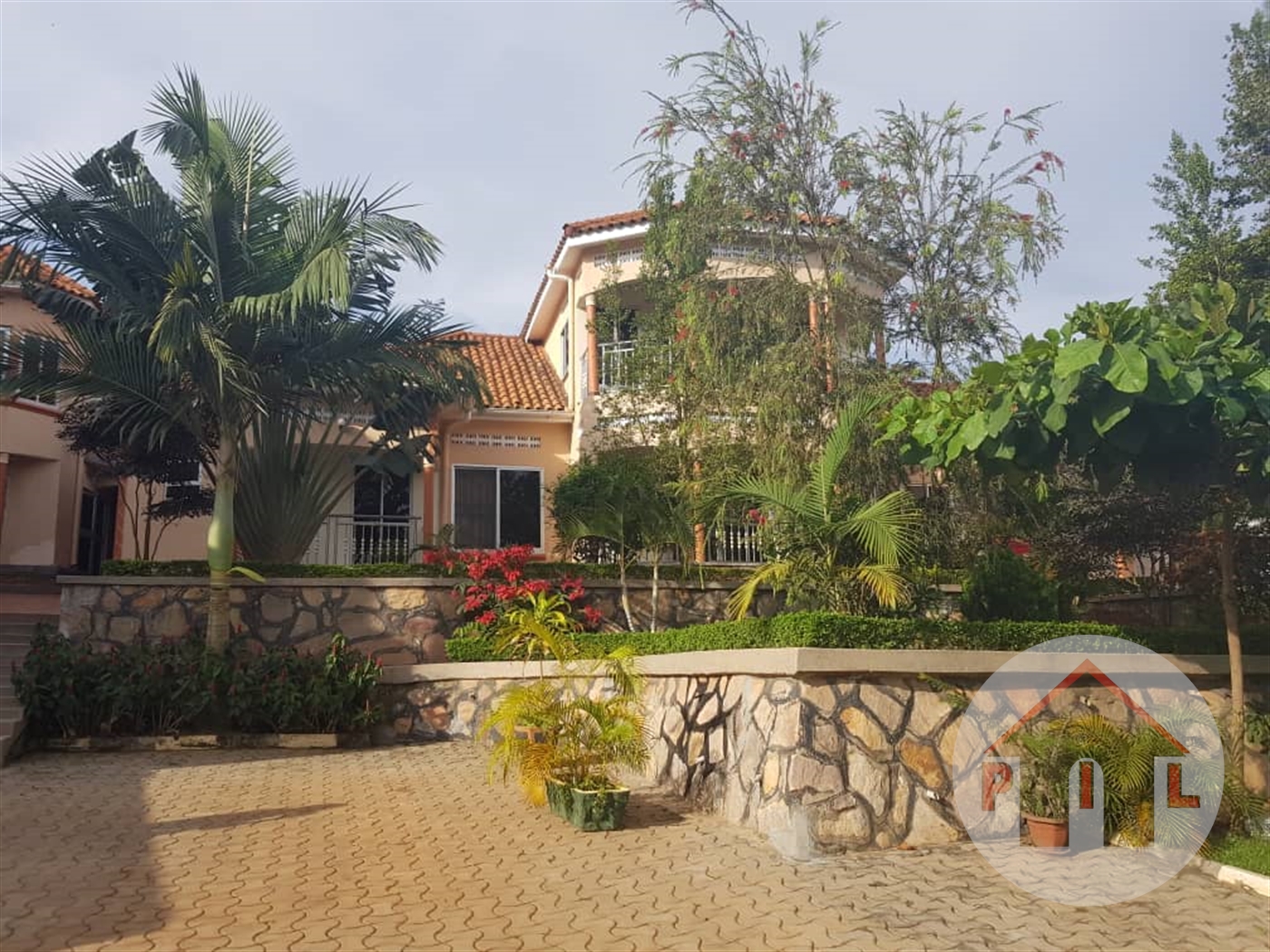 Mansion for sale in Munyonyo Kampala