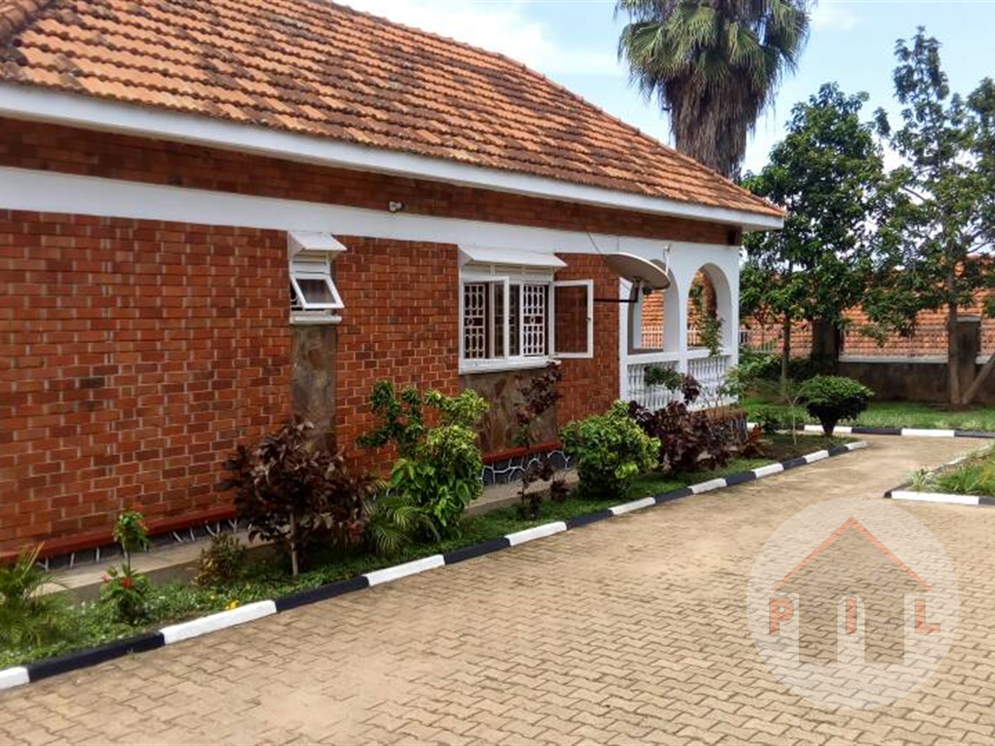 Bungalow for sale in Munyonyo Kampala