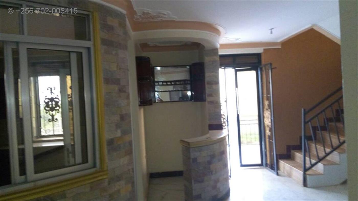 Mansion for sale in Kigo Wakiso