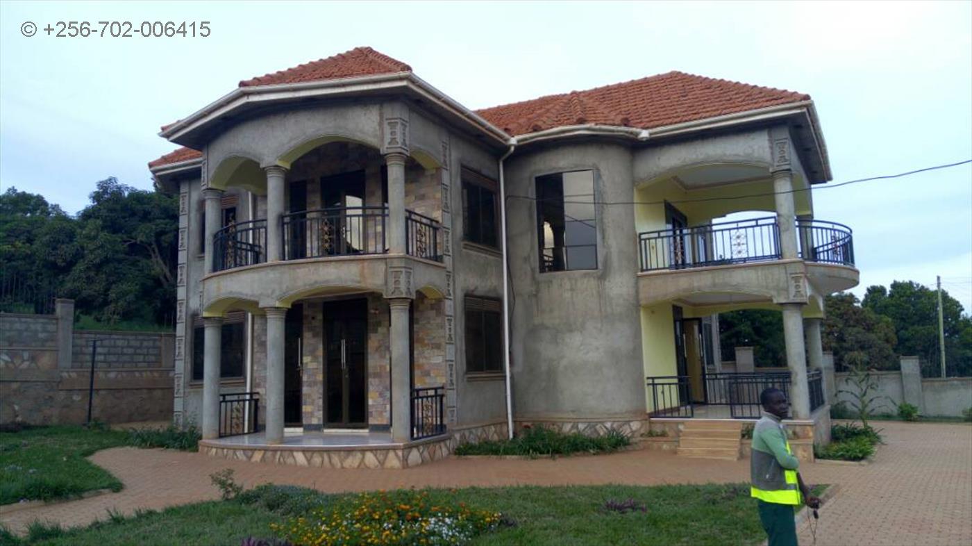 Mansion for sale in Kigo Wakiso