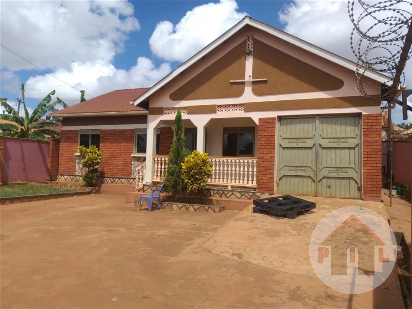 Bungalow for sale in Makindye Kampala