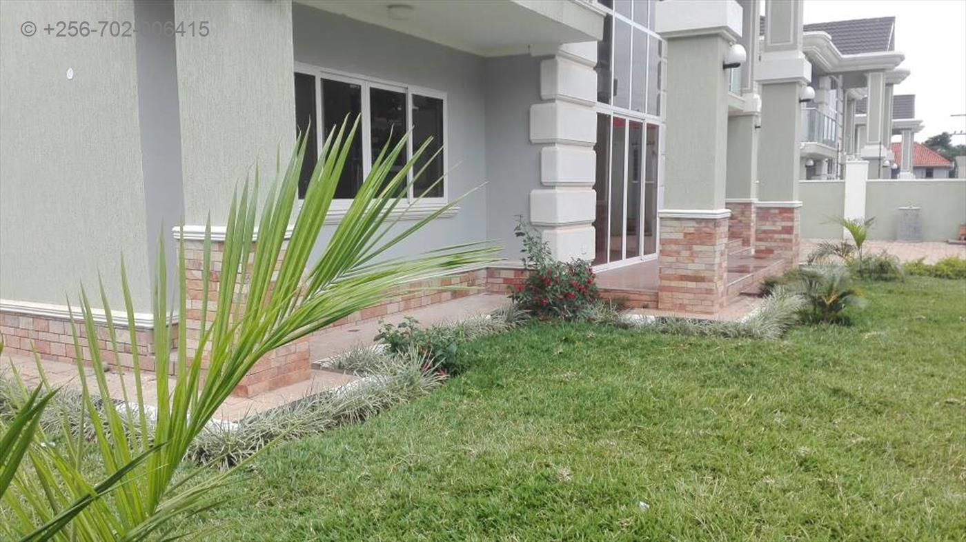 Villa for sale in Munyonyo Kampala