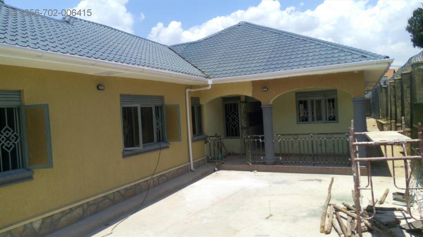 Bungalow for sale in Munyonyo Kampala