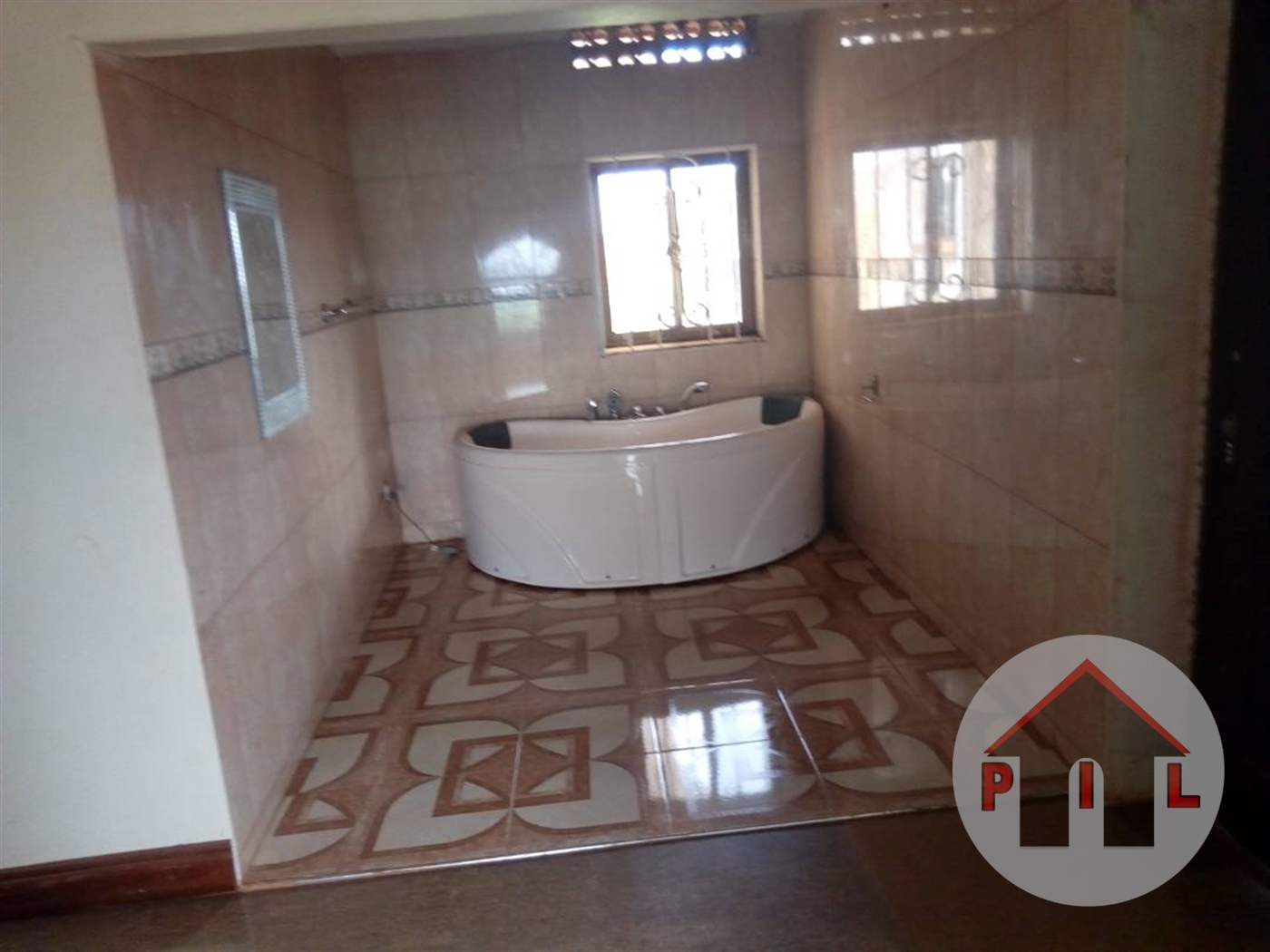 Mansion for sale in Seguku Wakiso