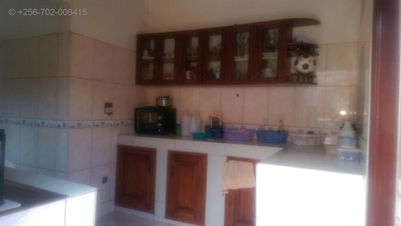 Bungalow for sale in Lutembe Wakiso