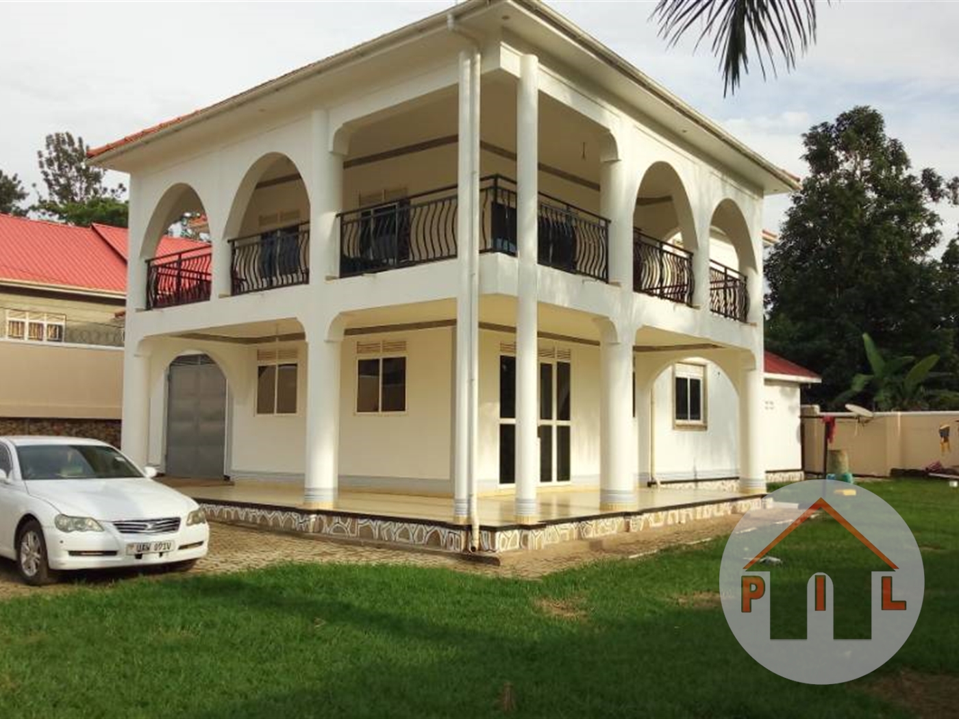 Mansion for sale in Kira Wakiso