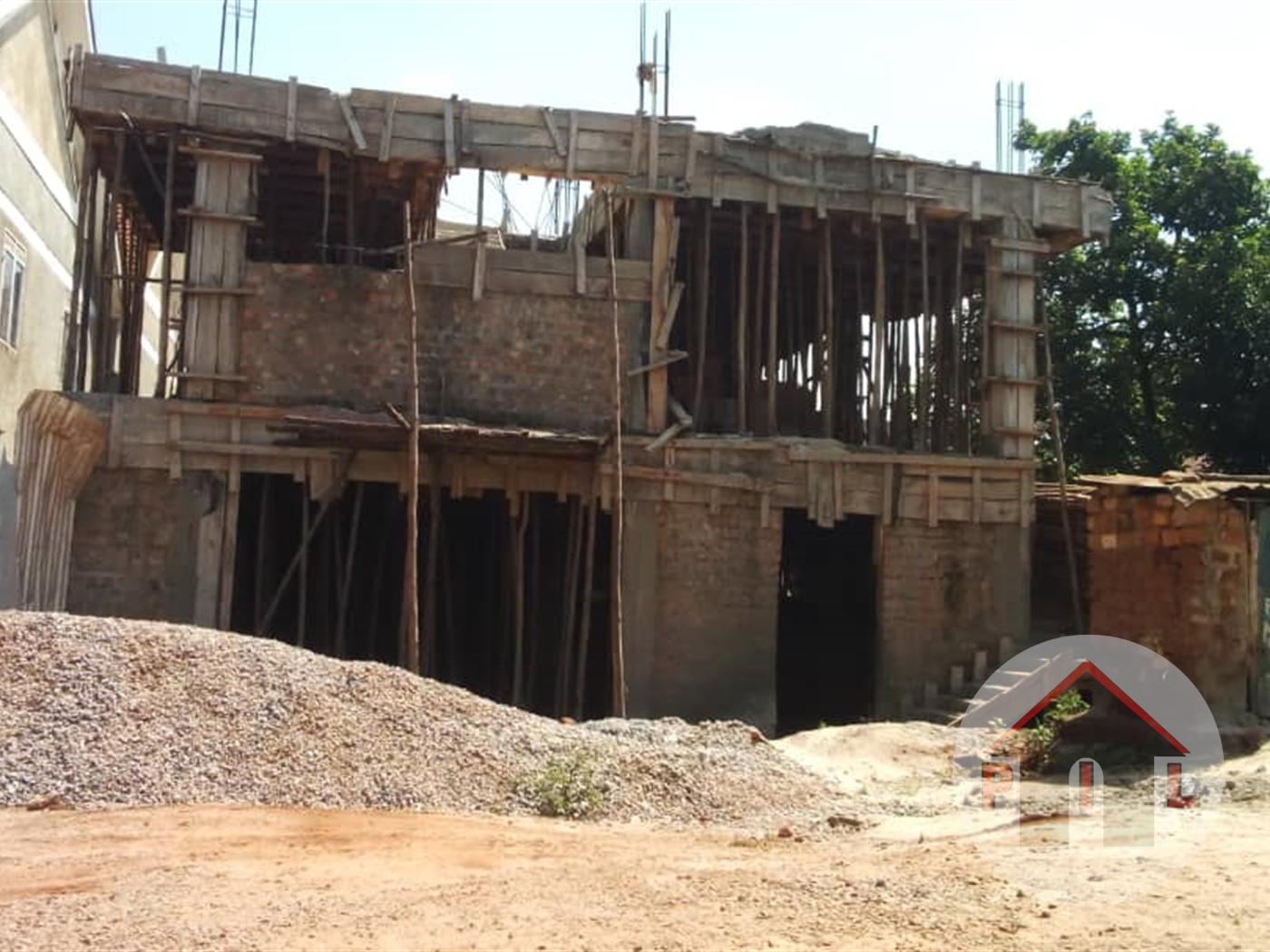 Shell House for sale in Bugoloobi Kampala