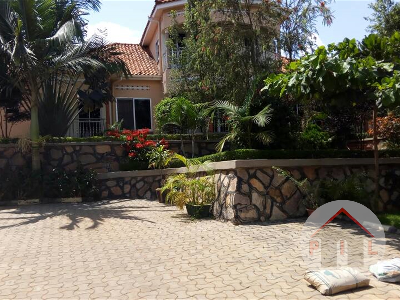 Mansion for sale in Munyonyo Kampala