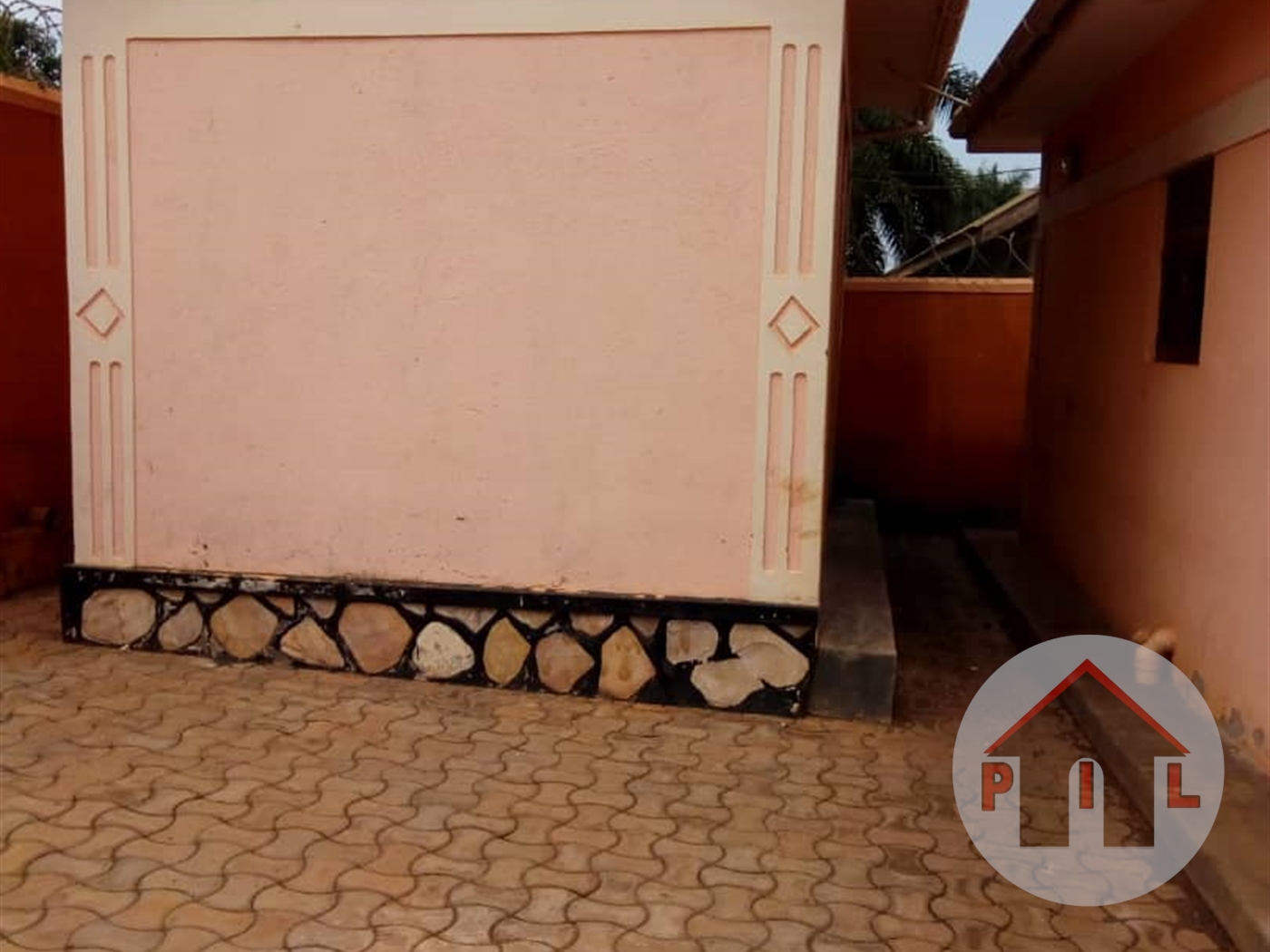 Bungalow for sale in Zana Wakiso