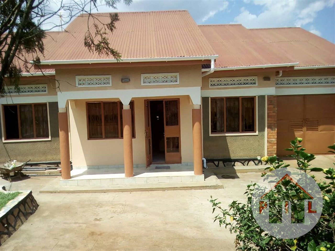 Bungalow for sale in Bweyogerere Mukono