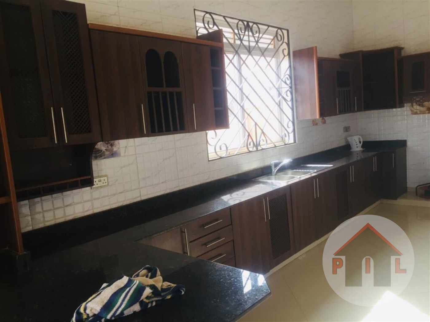 Bungalow for sale in Kanyanya Wakiso