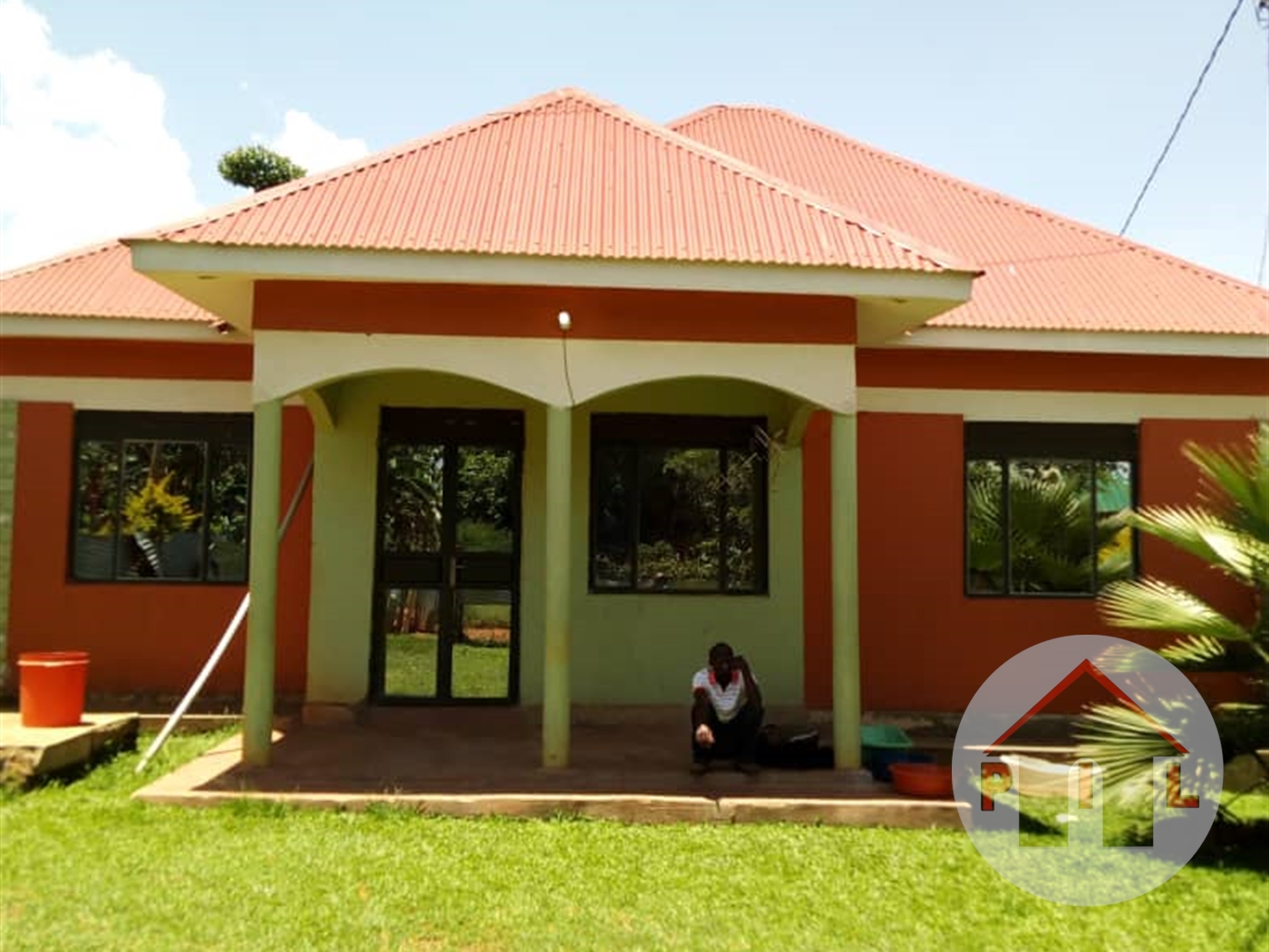 Bungalow for sale in Kyengela Wakiso