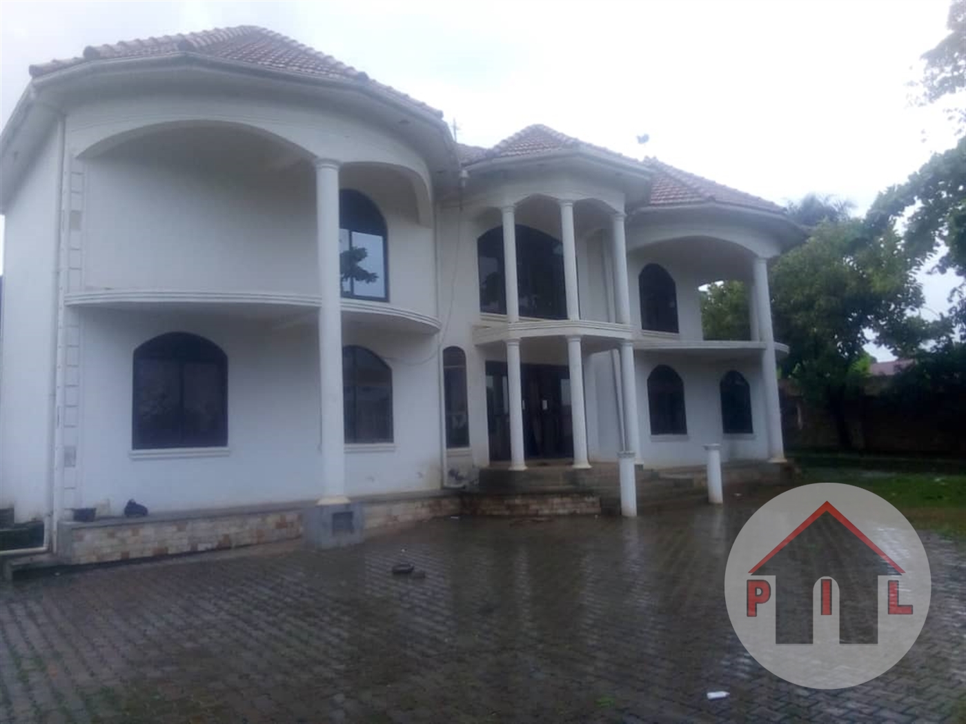 Mansion for sale in Bweyogerere Wakiso