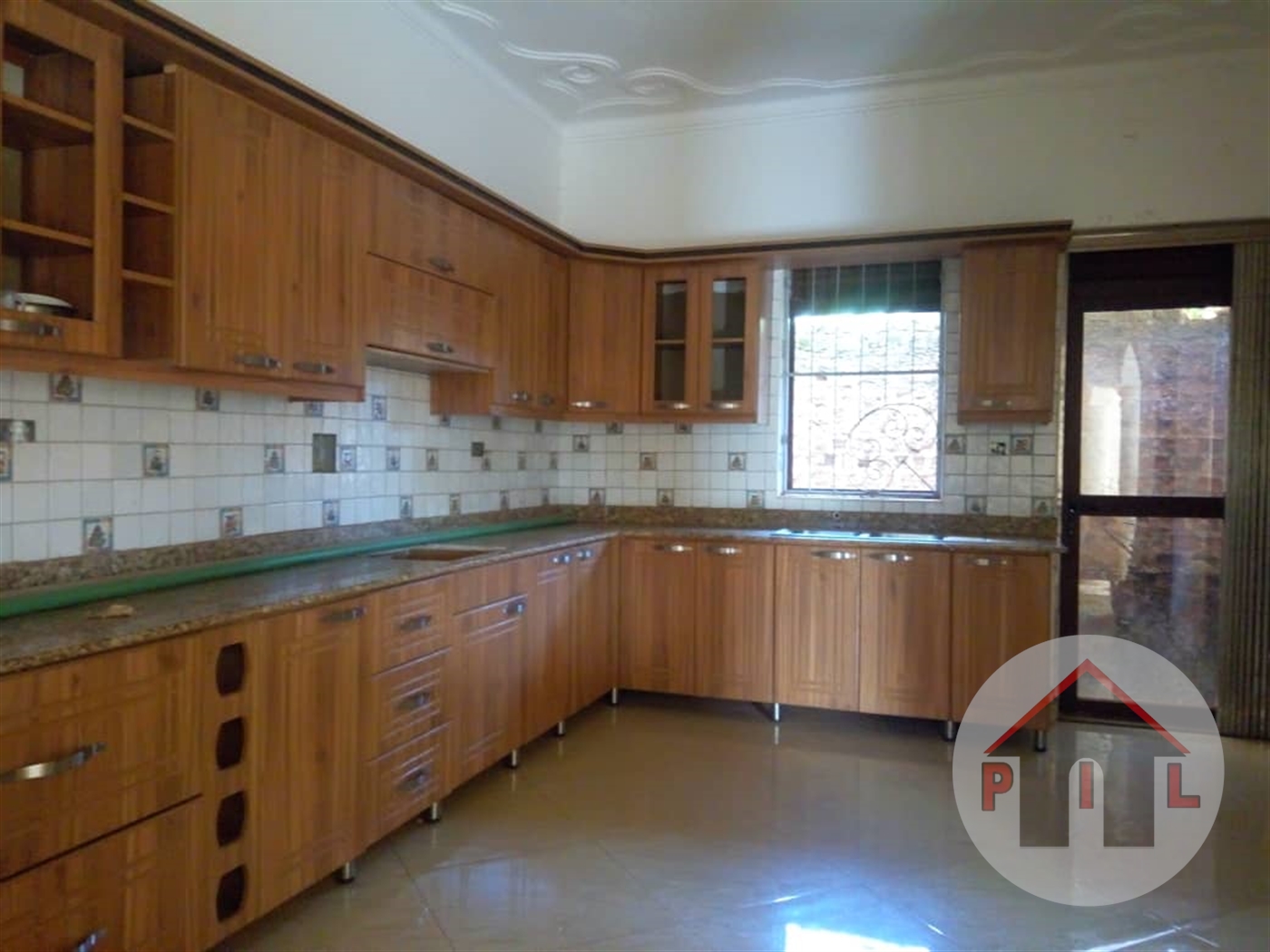 Bungalow for sale in Mbalwa Wakiso