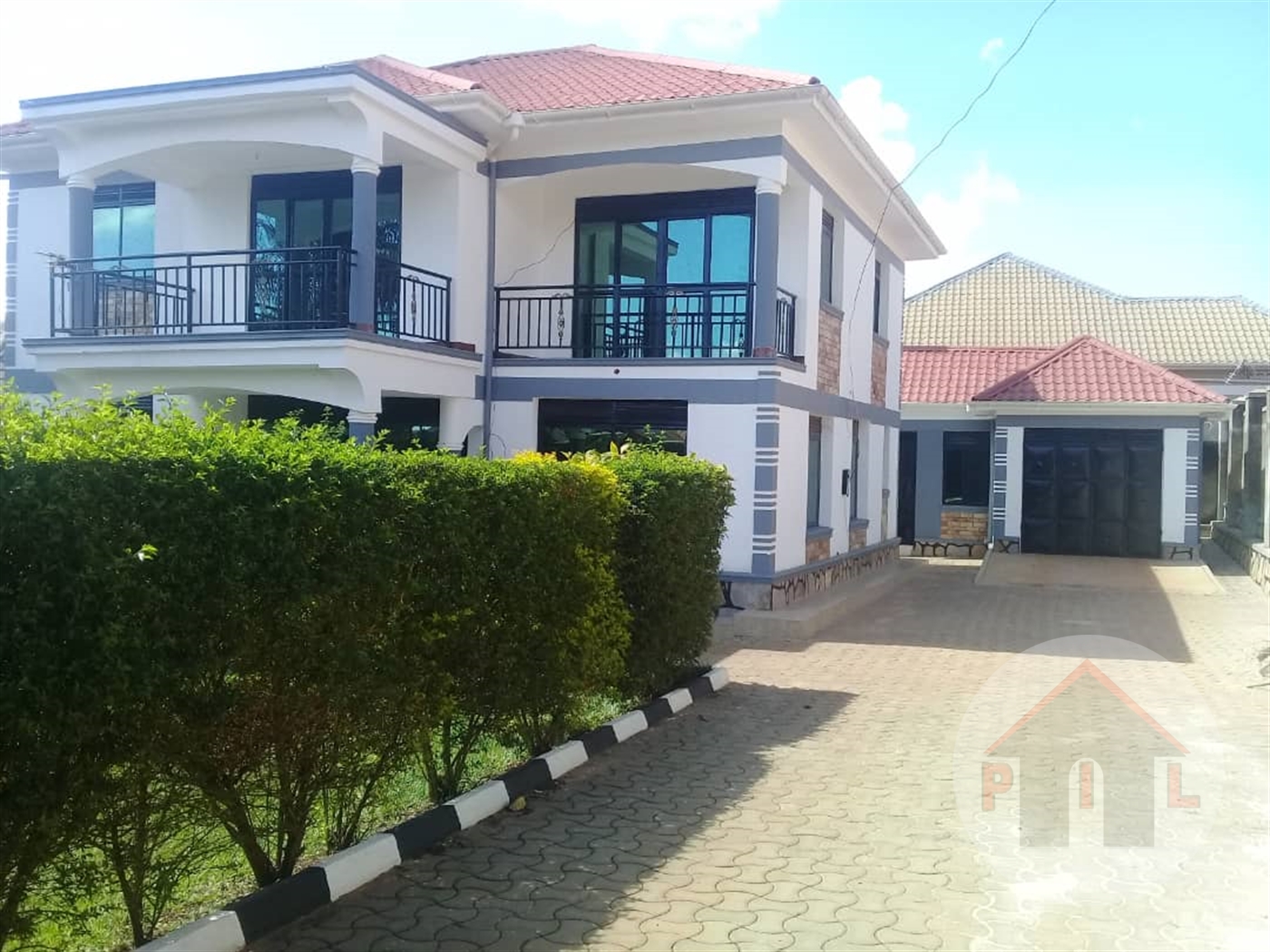 Mansion for sale in Kitende Wakiso