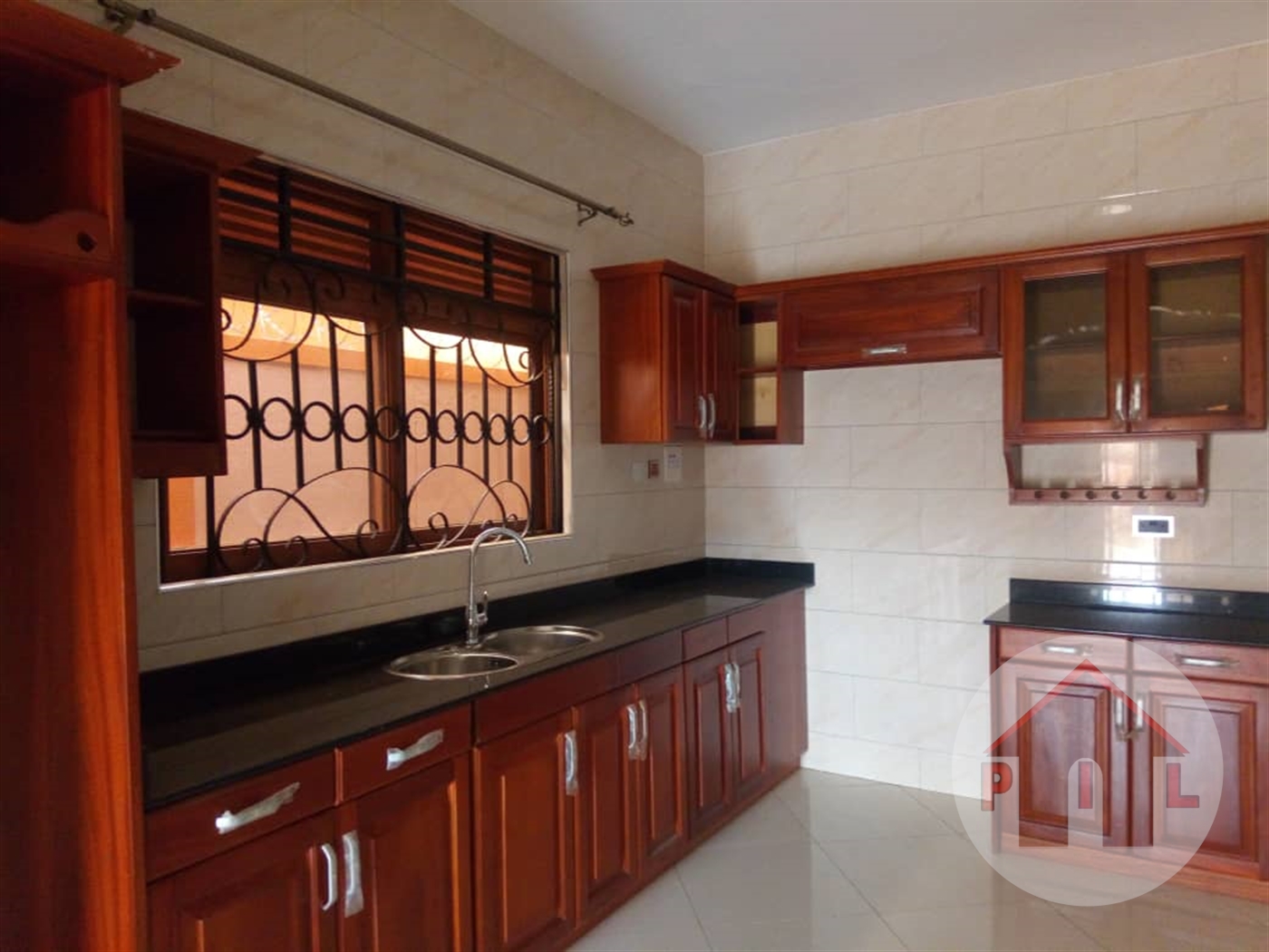 Mansion for sale in Kitende Wakiso