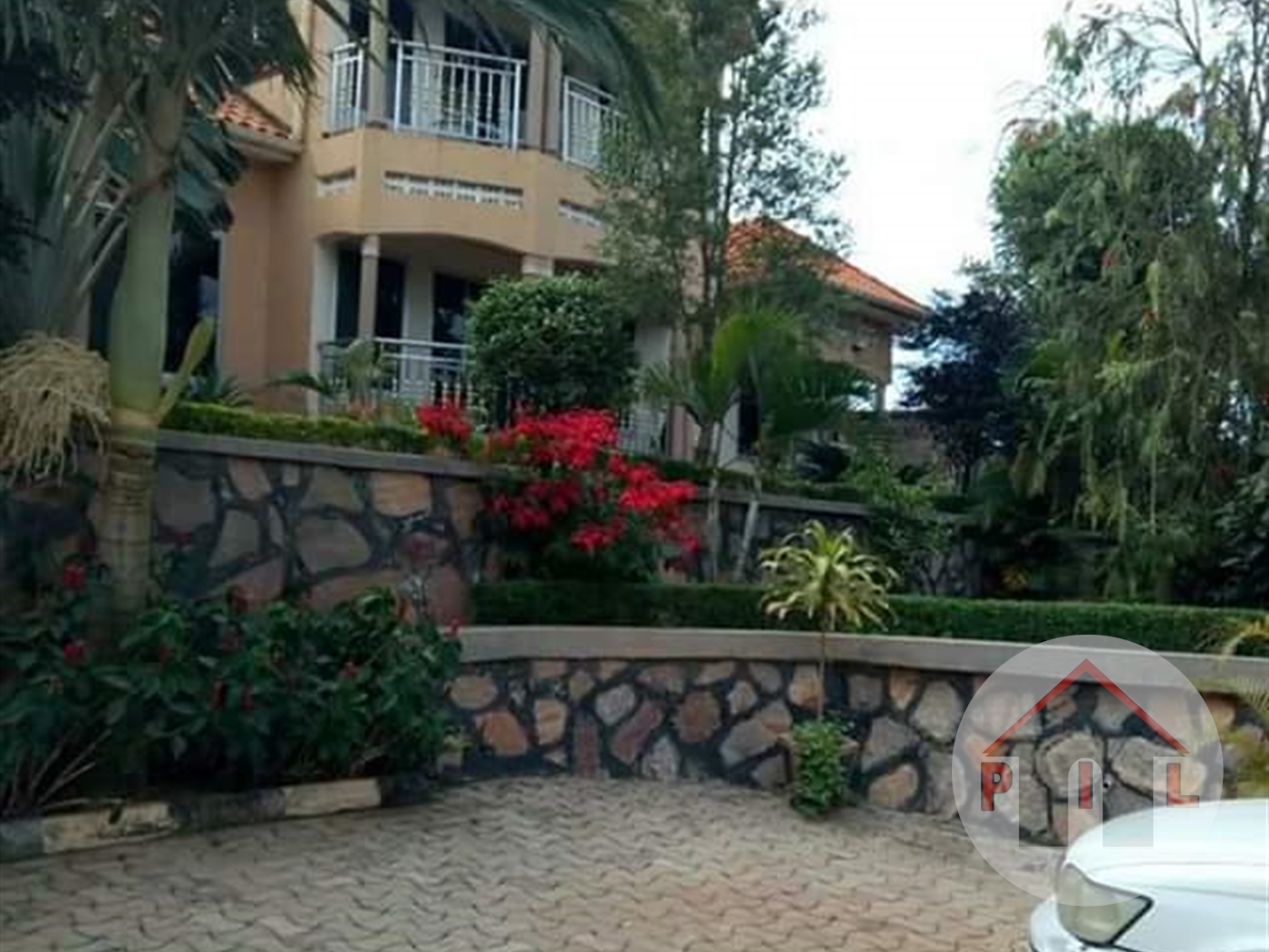 Mansion for sale in Munyonyo Kampala