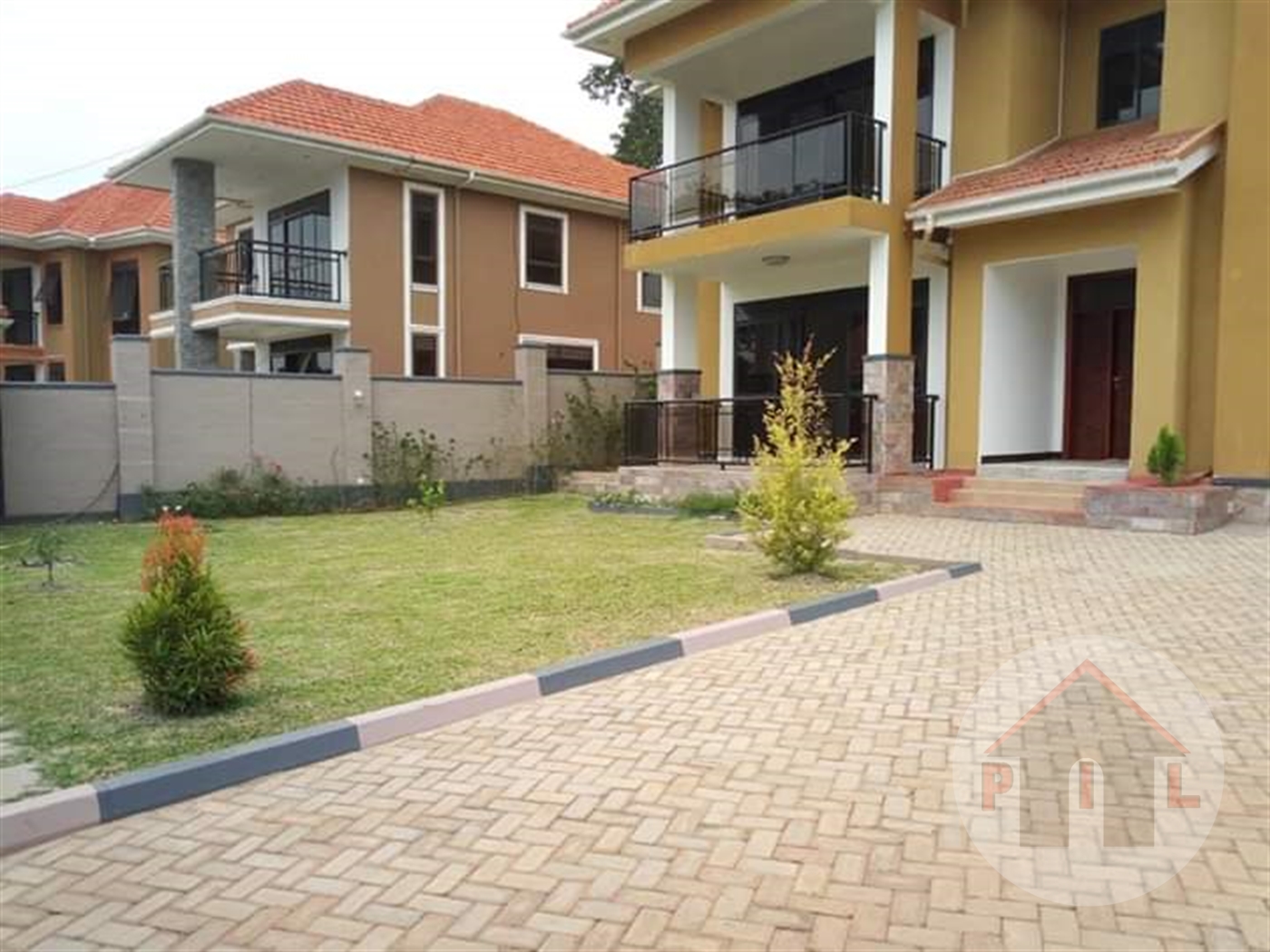 Mansion for sale in Kawuku Wakiso