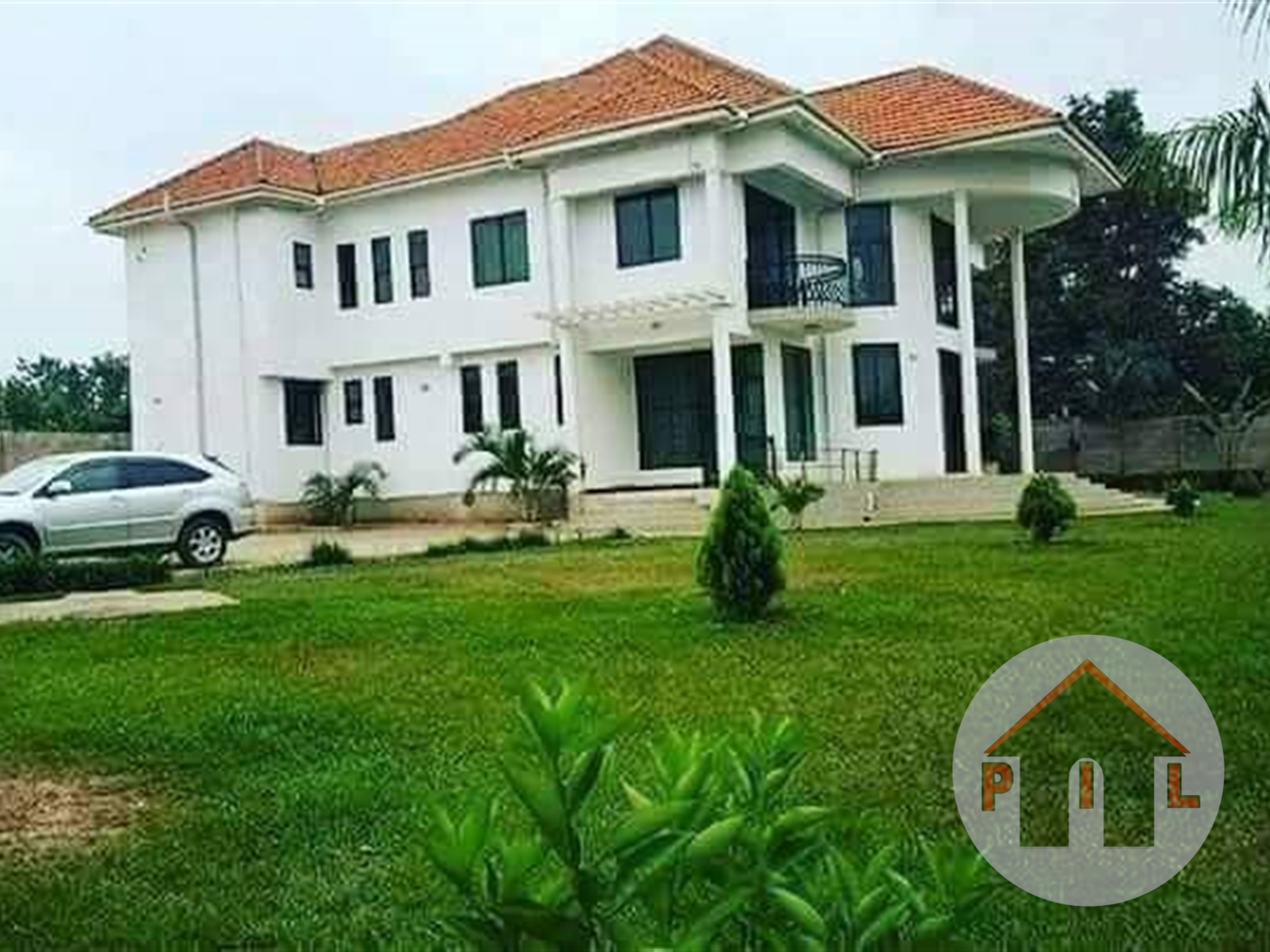 Mansion for sale in Kira Wakiso