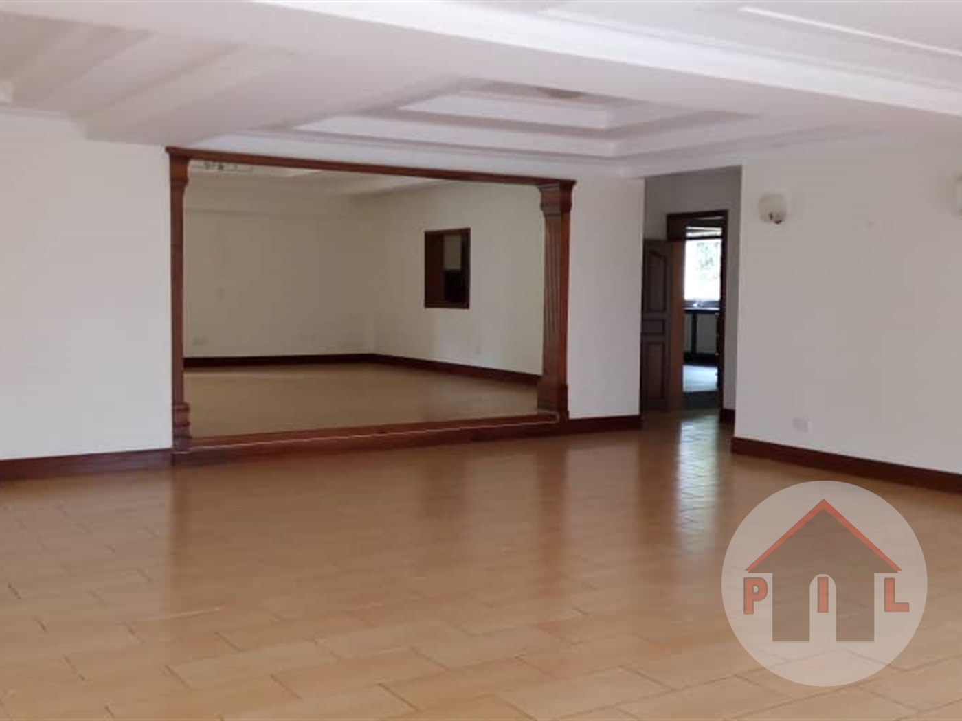 Bungalow for rent in Bugoloobi Kampala