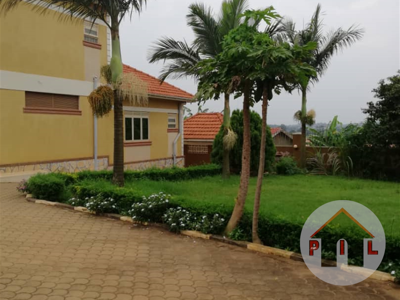 Mansion for sale in Kigunga Mukono