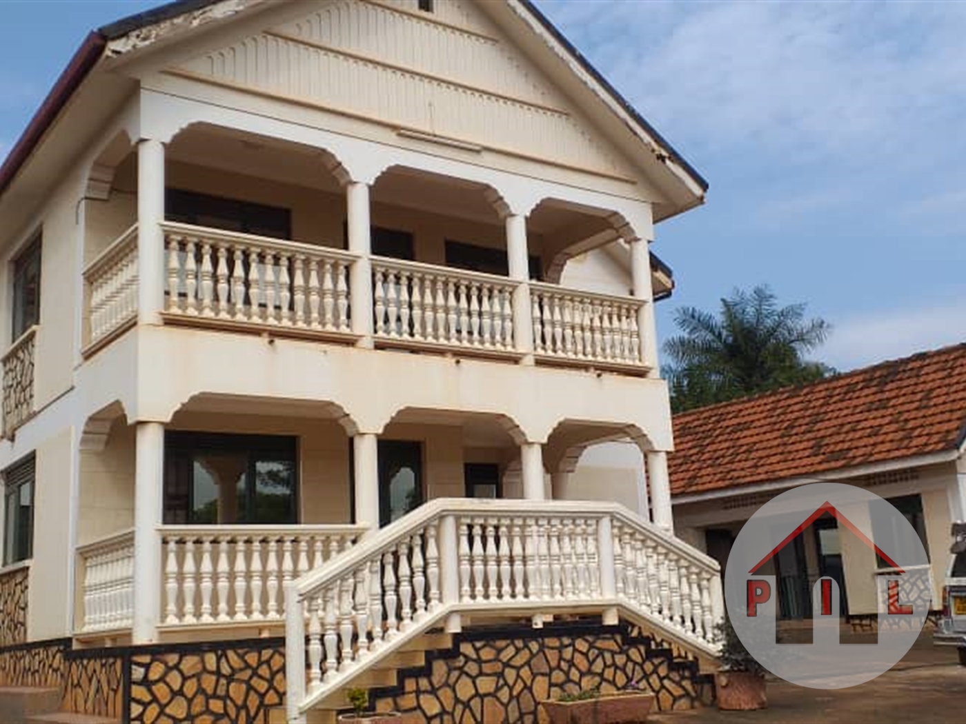 Storeyed house for sale in Makerere Kampala