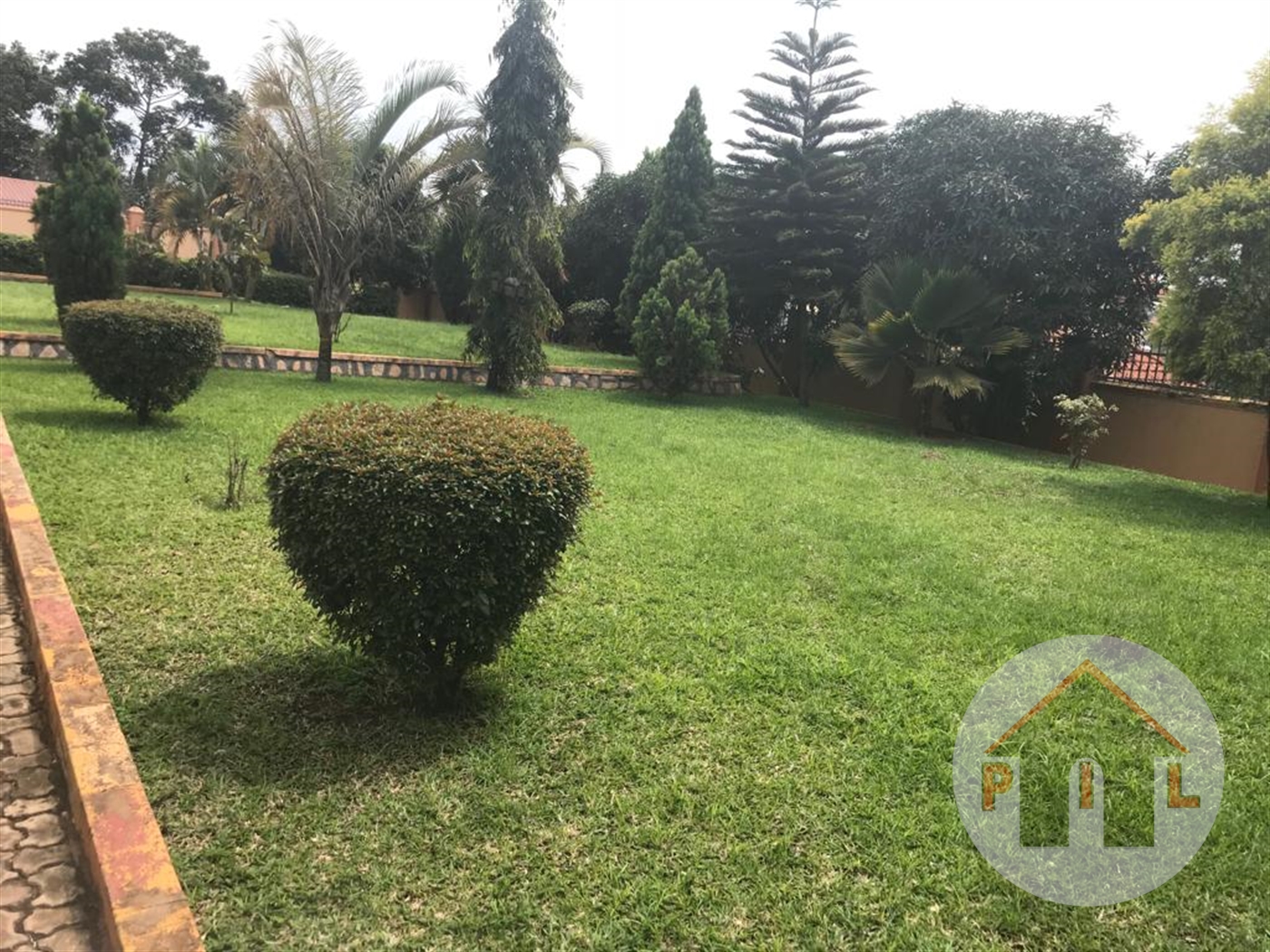 Storeyed house for sale in Kyengela Wakiso