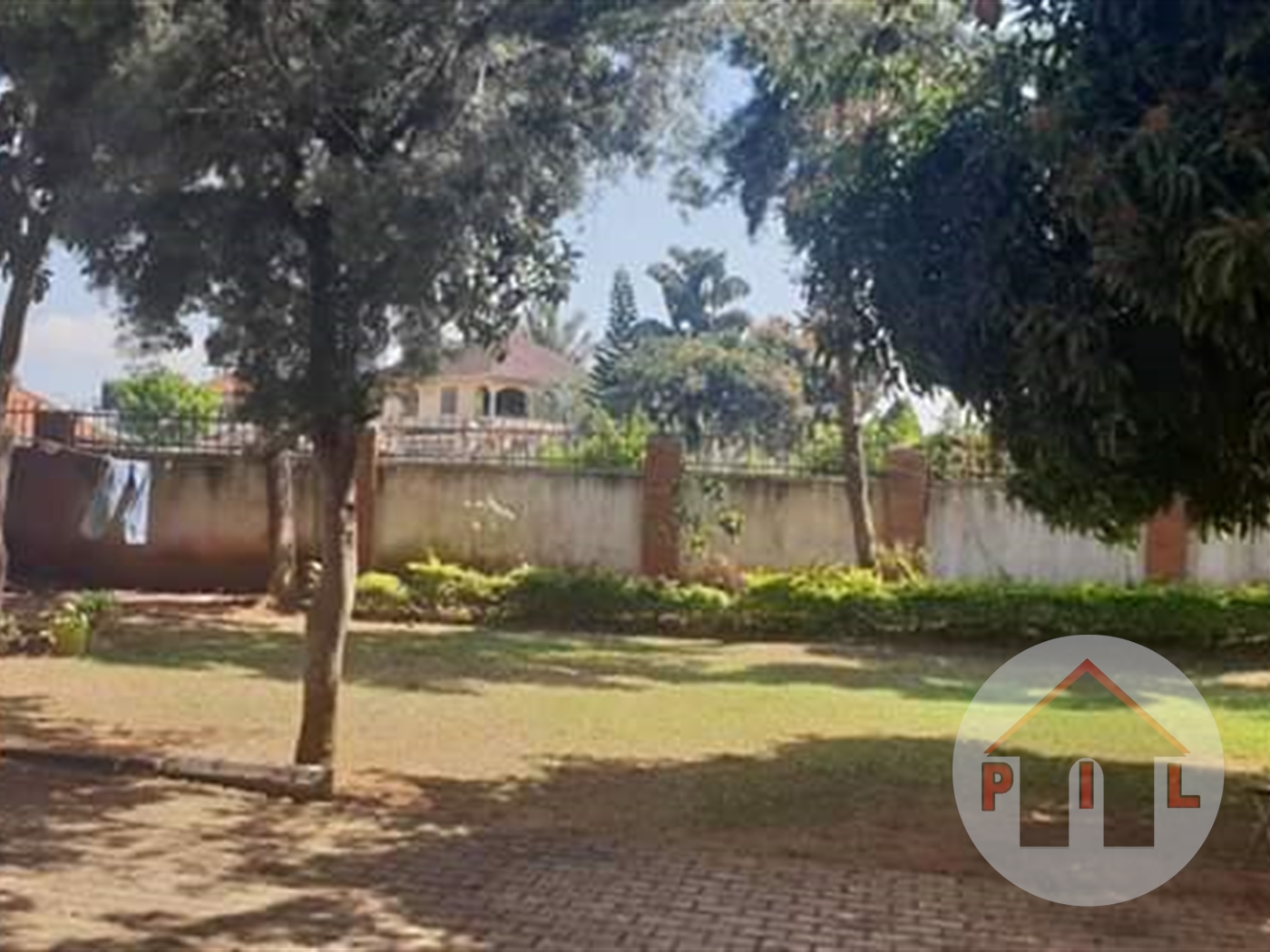 Storeyed house for sale in Munyonyo Kampala