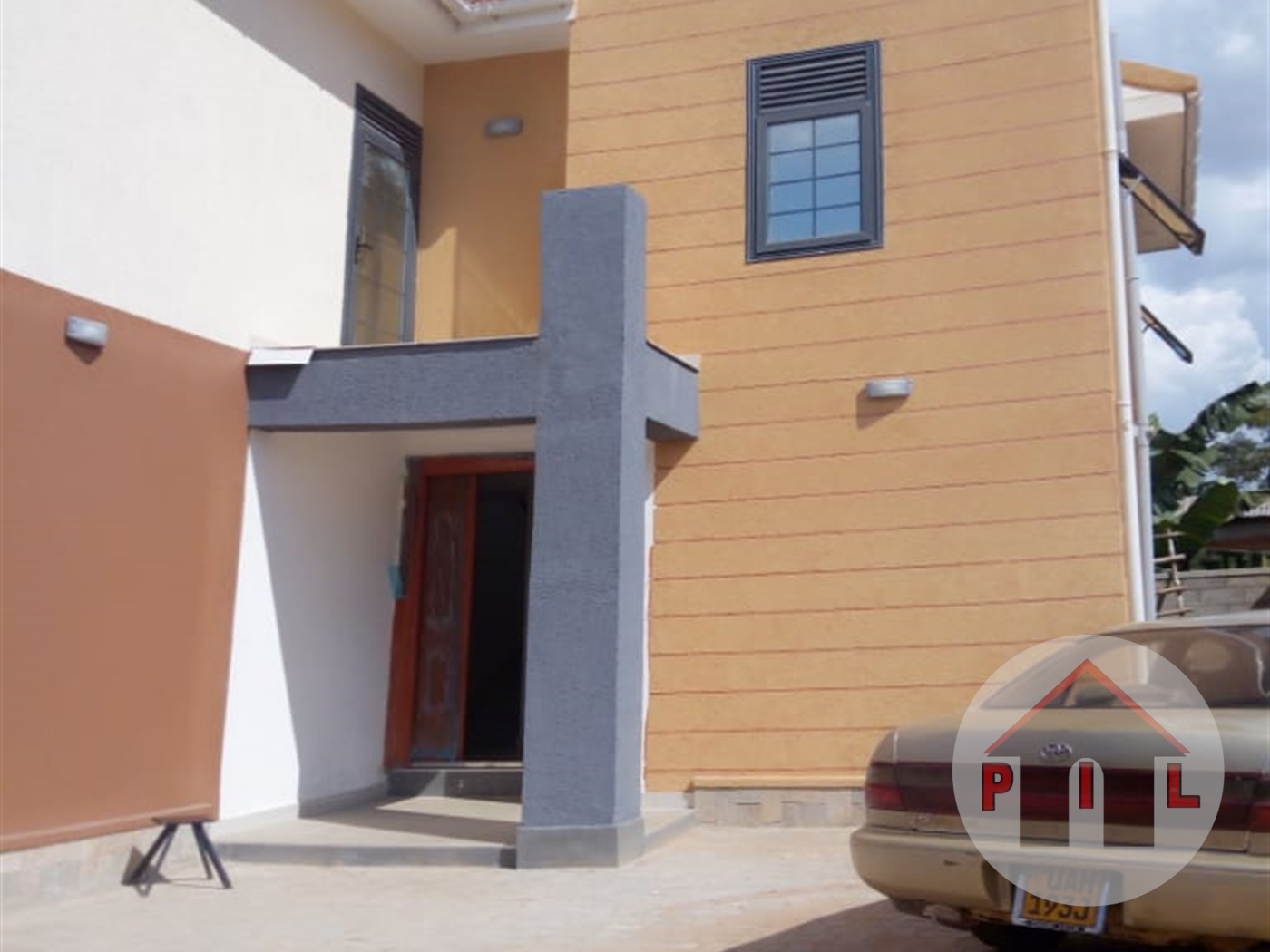 Storeyed house for sale in Kiwaatule Wakiso