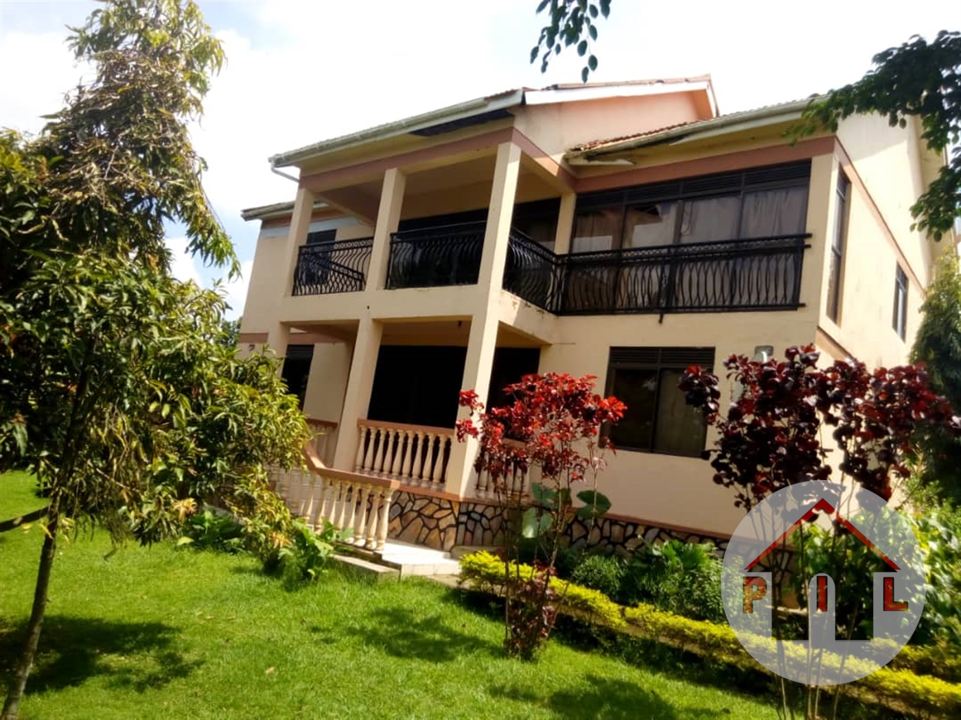 Mansion for sale in AbayitaAbabiri Wakiso