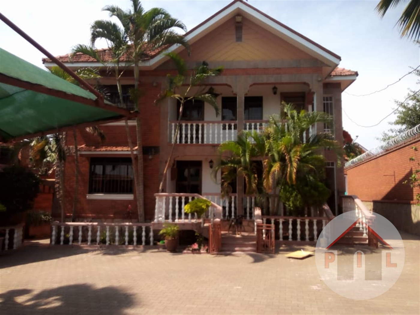 Storeyed house for rent in Bukoto Kampala