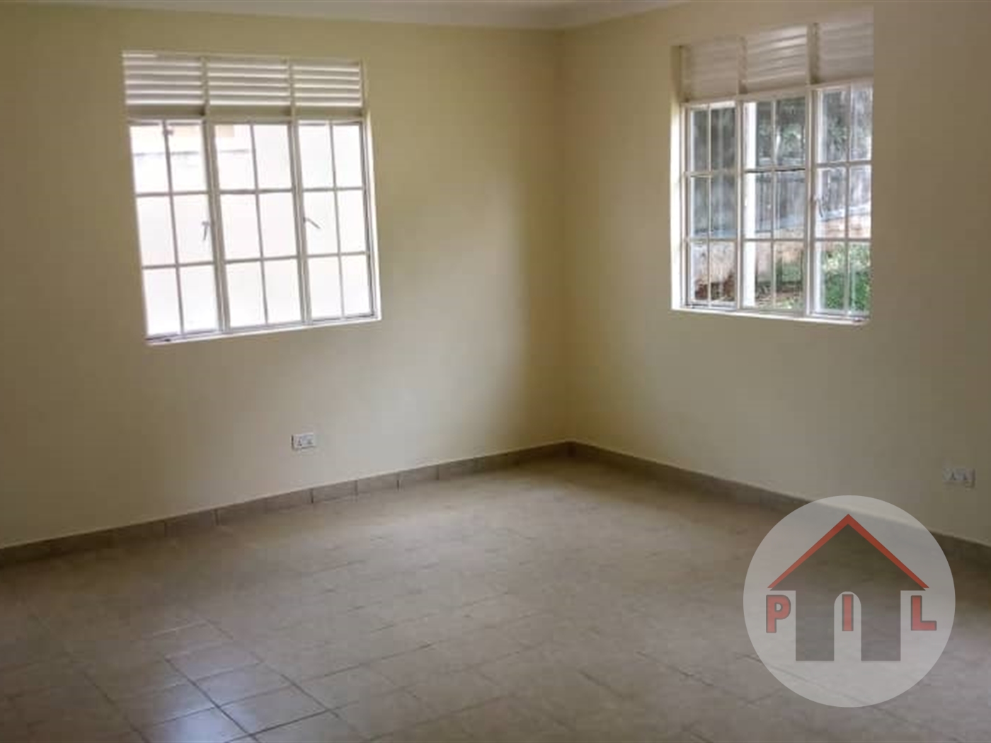 Bungalow for rent in Bugoloobi Kampala