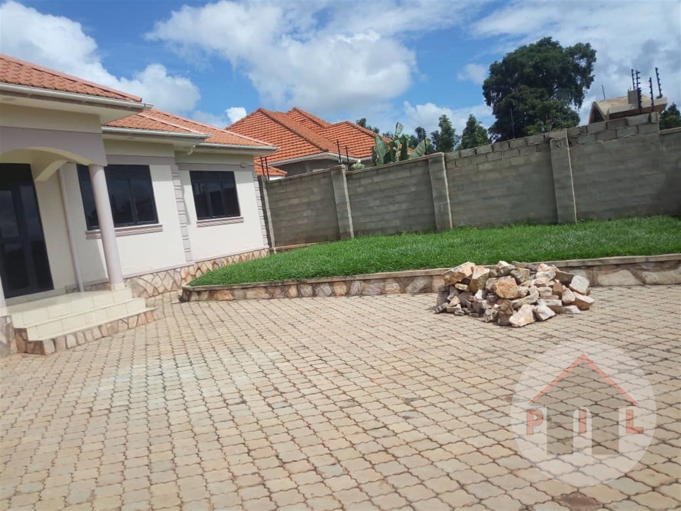 Bungalow for sale in Kira Wakiso