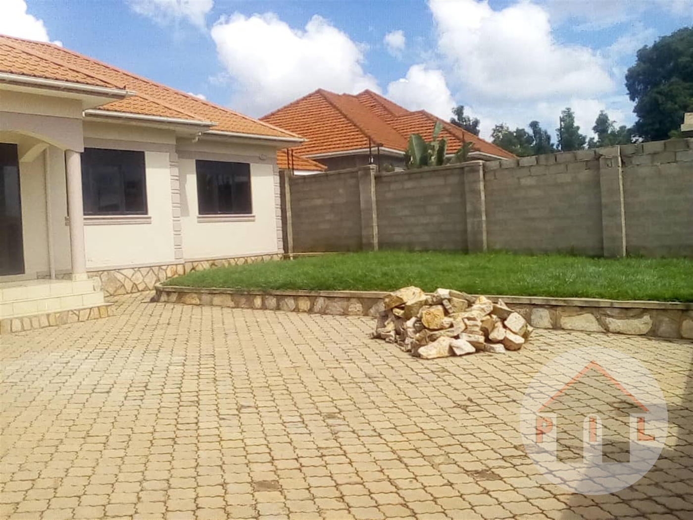 Bungalow for sale in Kira Wakiso