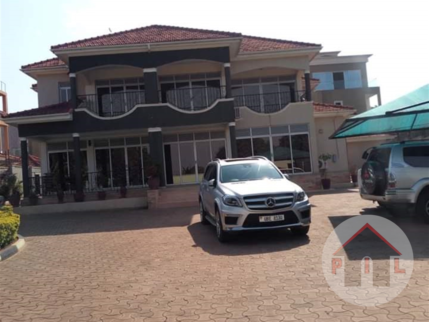 Mansion for sale in Munyonyo Kampala