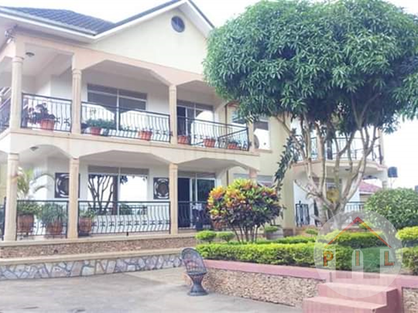 Storeyed house for sale in Mbalwa Wakiso