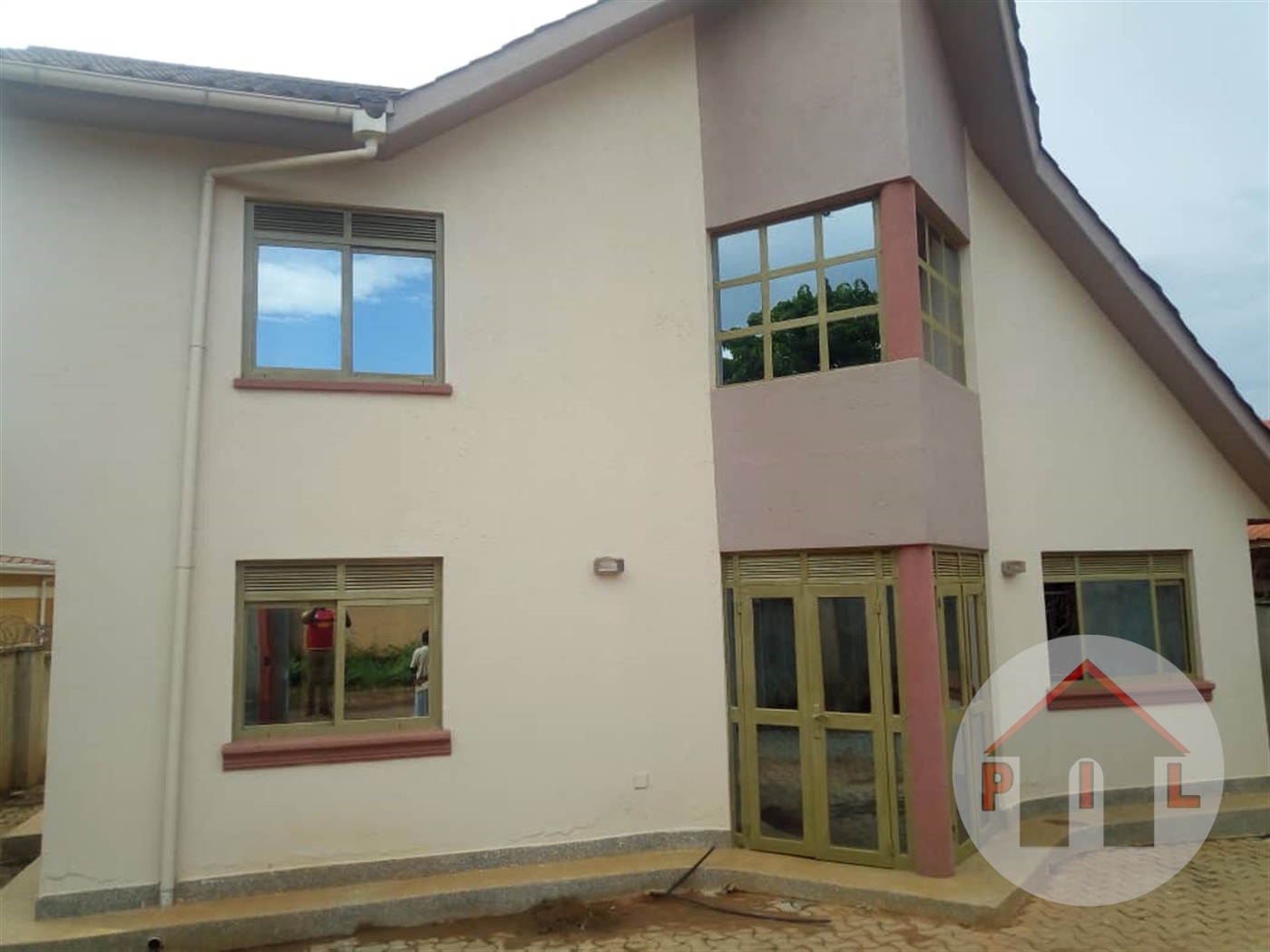 Mansion for rent in Mbalwa Wakiso