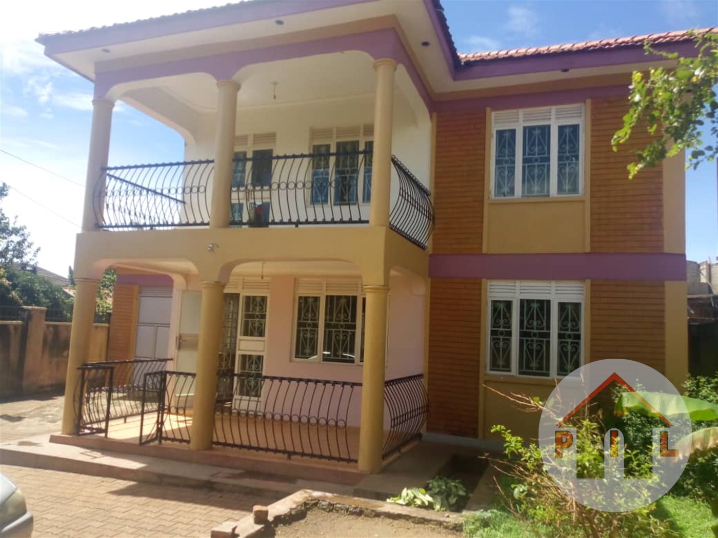 Storeyed house for sale in Munyonyo Kampala