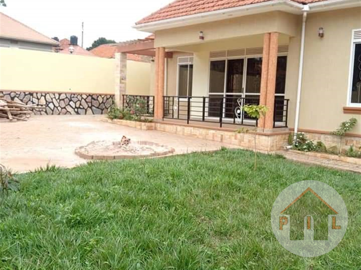 Bungalow for sale in Kitende Wakiso