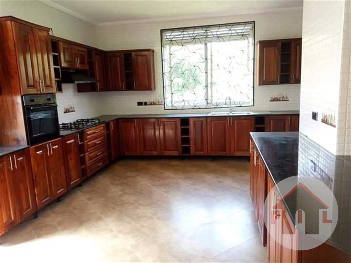 Storeyed house for sale in Mpererwe Wakiso