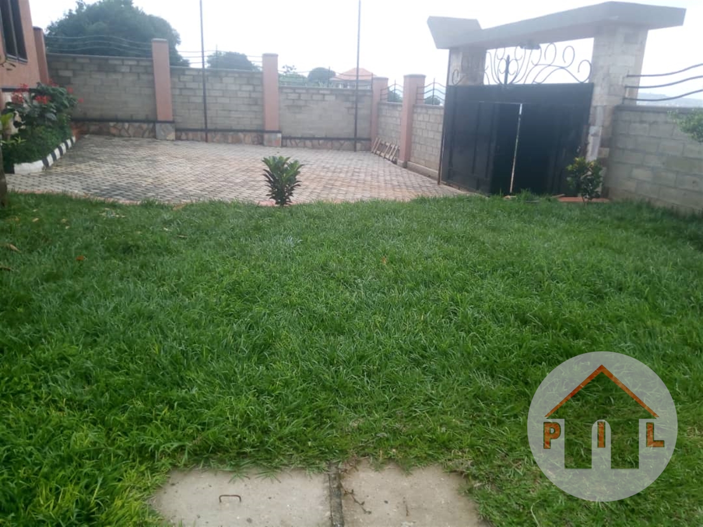 Bungalow for sale in Kitende Wakiso